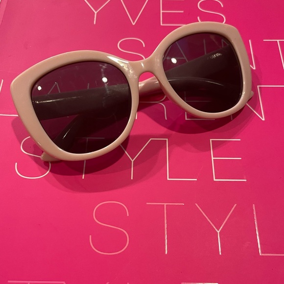 Vintage Sunglasses - Picture 6 of 6